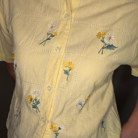 Vintage Yellow Floral Embroidered Shirt with Denim Collar - Picture 2 of 9